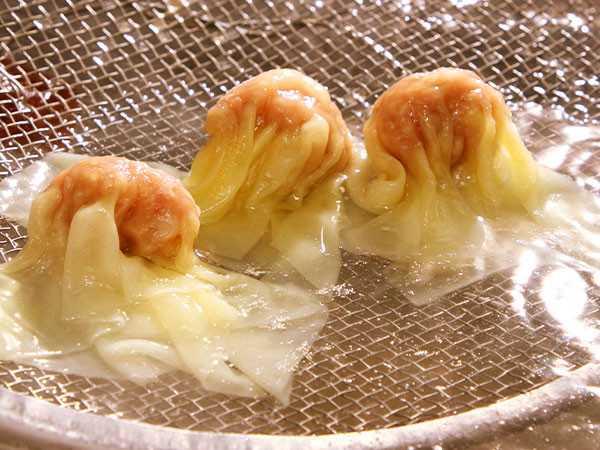 雲吞茹で